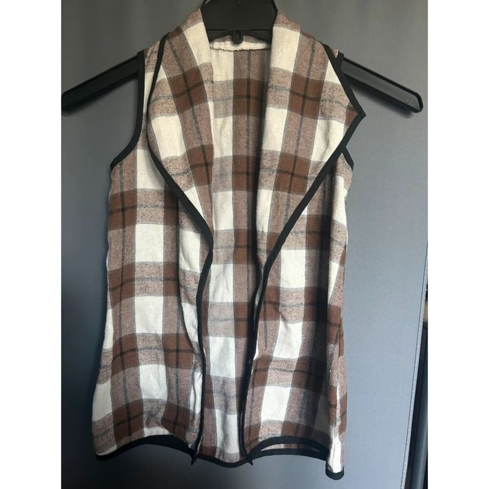 Girls flowy vest size 7y